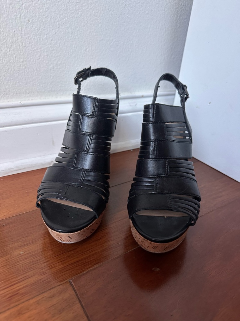 Franco Sarto Women Sharp Sandal! Size 9.5 Black Leather Wedge Heel Cork Platform - Picture 3 of 7